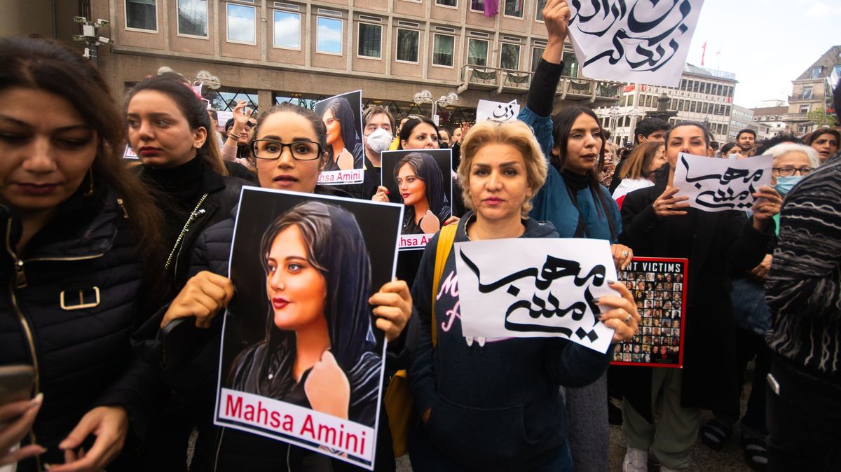 Komentář: Kdo chce vidět feminismus, ať se podívá do Íránu